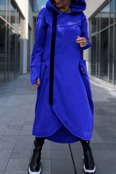 Hildegard | Robe à capuche à manches longues et ourlet asymétrique