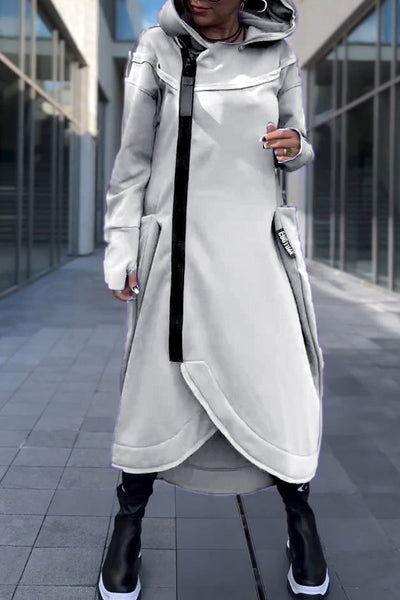 Hildegard | Robe à capuche à manches longues et ourlet asymétrique