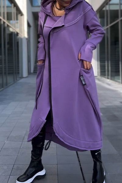Hildegard | Robe à capuche à manches longues et ourlet asymétrique