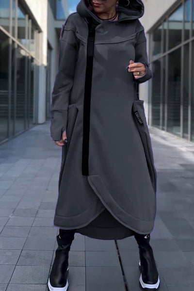 Hildegard | Robe à capuche à manches longues et ourlet asymétrique